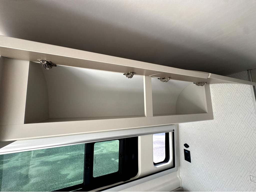 2027 THOR MOTOR COACH SEQUENCE 20L - Image 16
