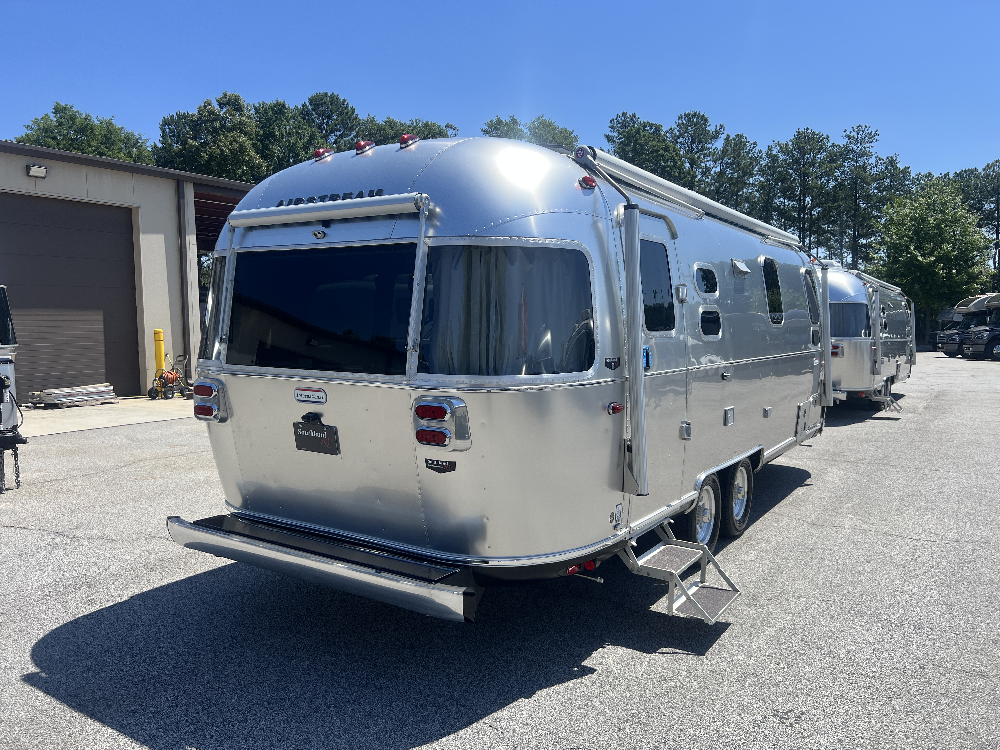 2026 Airstream International 25FB - Image 4