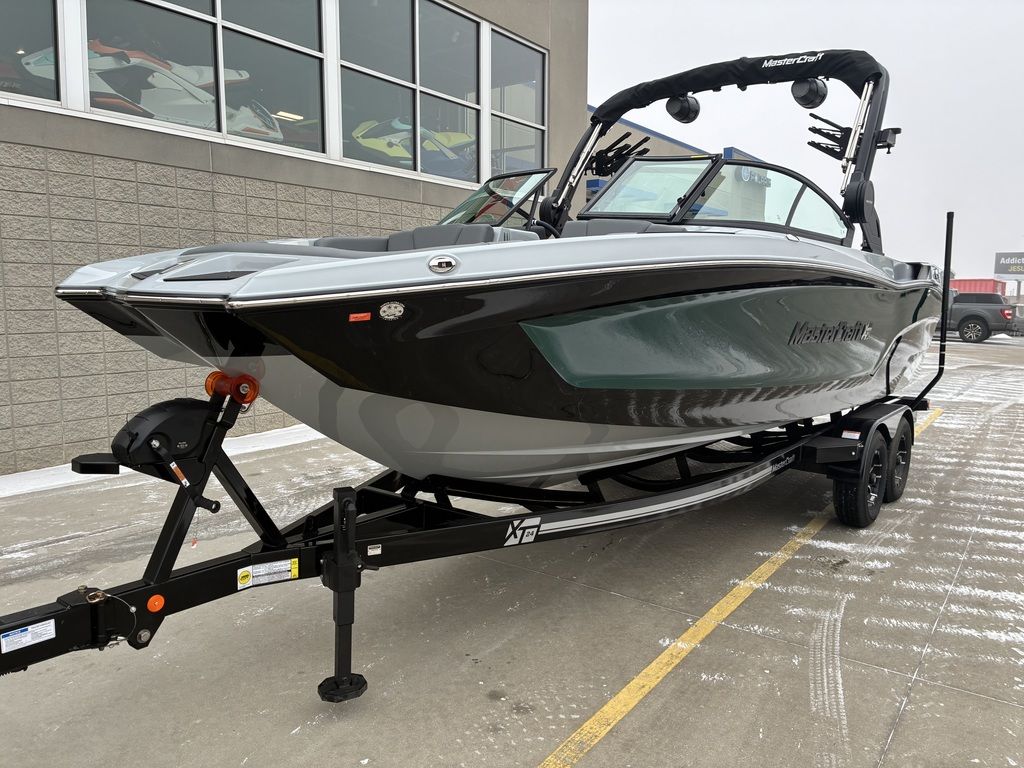 2026 MasterCraft XT24 - Image 2