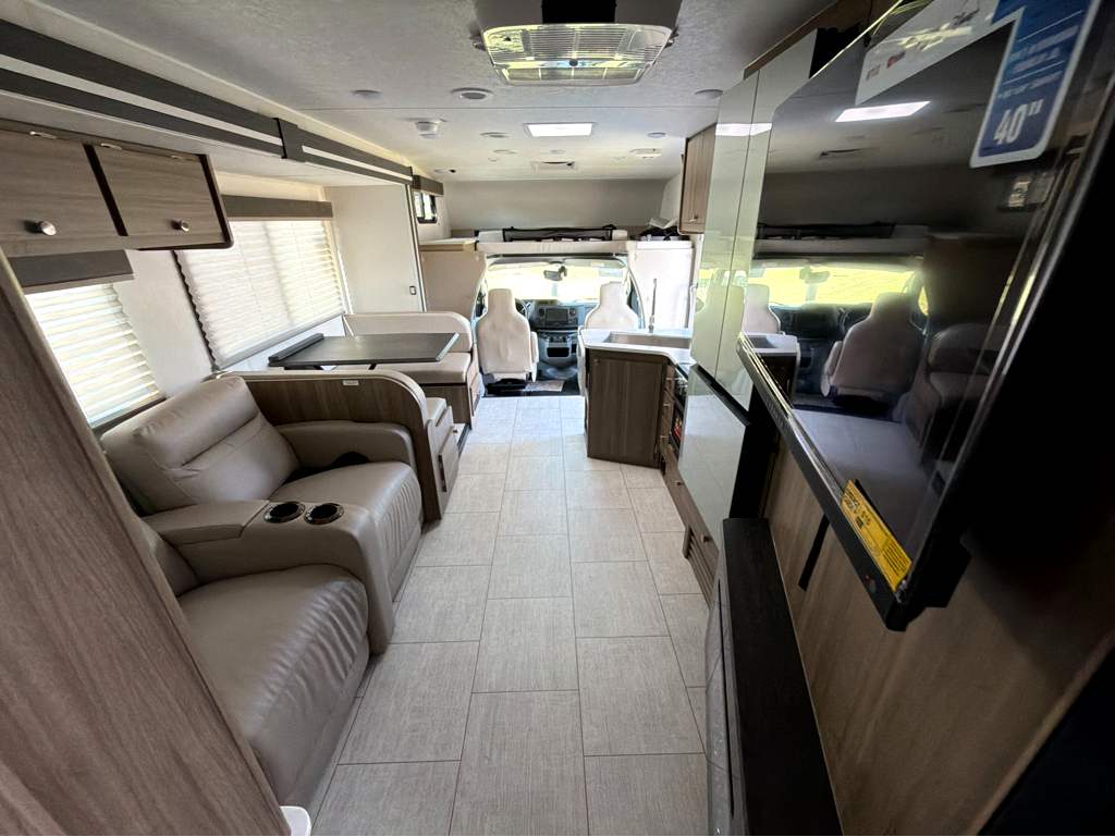 2027 Coachmen Freelander 30RS - Image 19