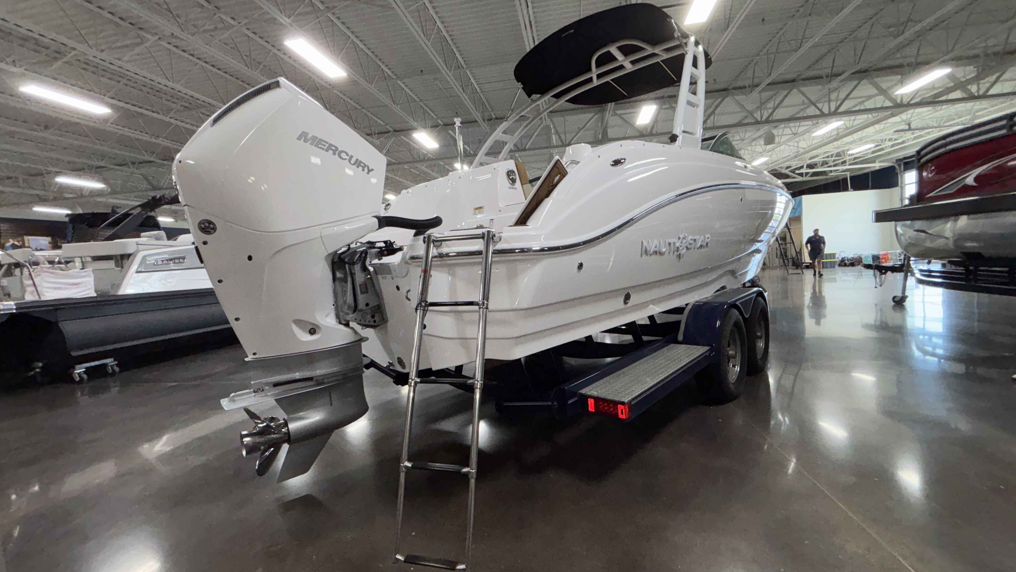 2025 Nauticstar 243DC Deck - Image 4