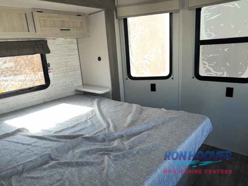 2025 COACHMEN CATALINA 42CONDO - Image 32