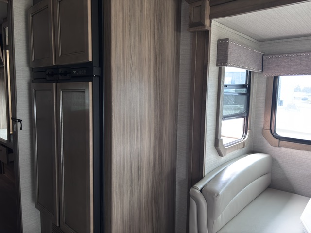 2018 Jayco Seneca 37FS - Image 13