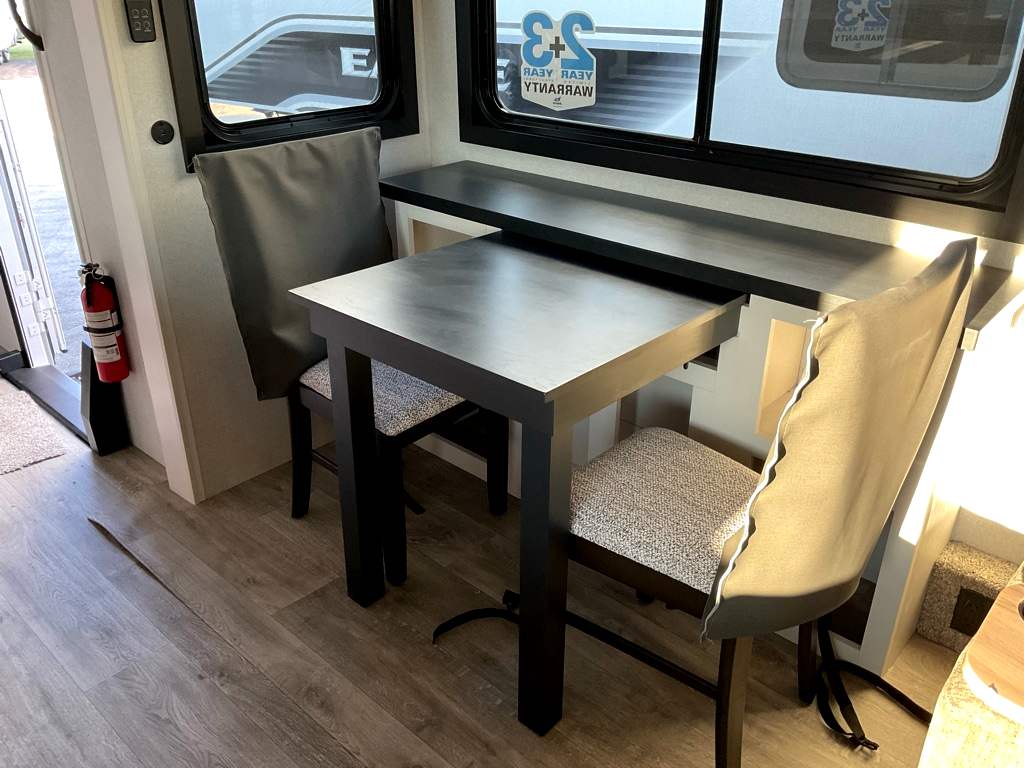 2026 JAYCO Eagle 335 LSTS - Image 9