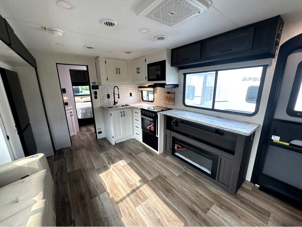 2026 VENTURE RV SPORTTREK 271VBH - Image 12
