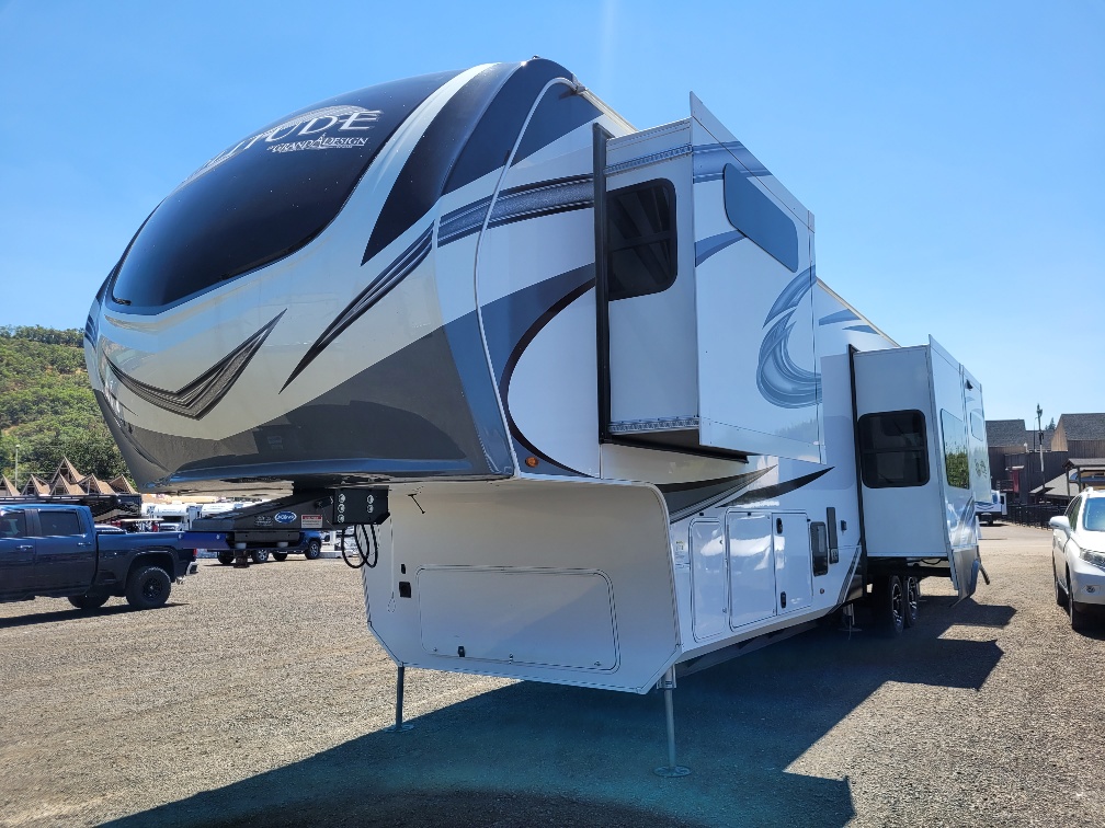 2022 Grand Design Solitude 390RK - Image 3