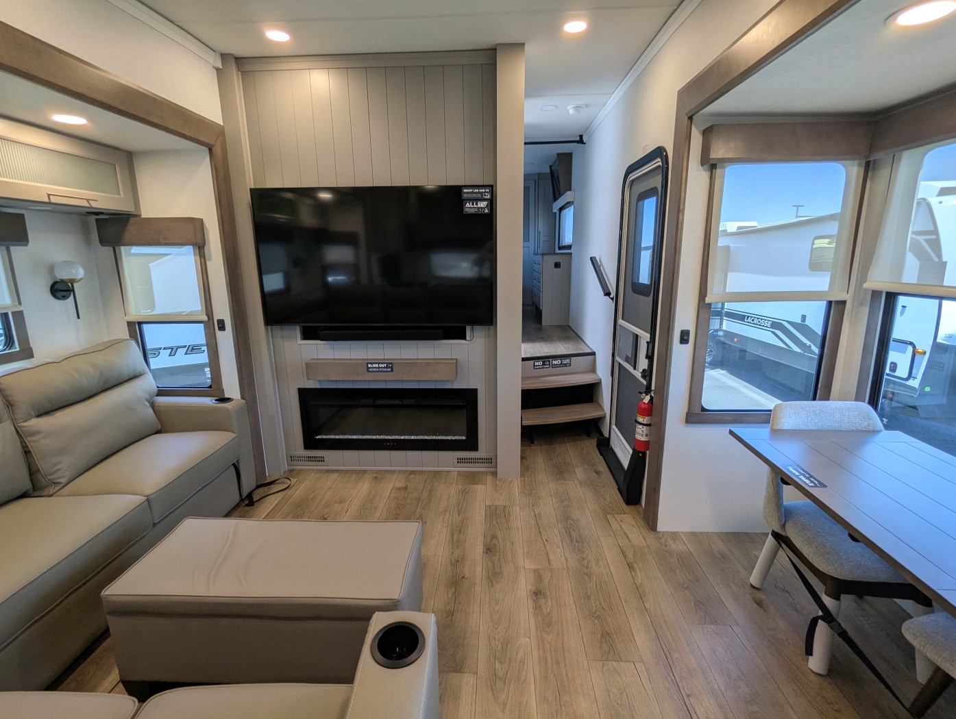 2026 Alliance RV Paradigm 312RK - Image 17