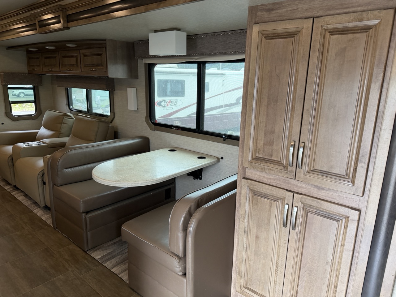 2019 Jayco Seneca 37K - Image 8