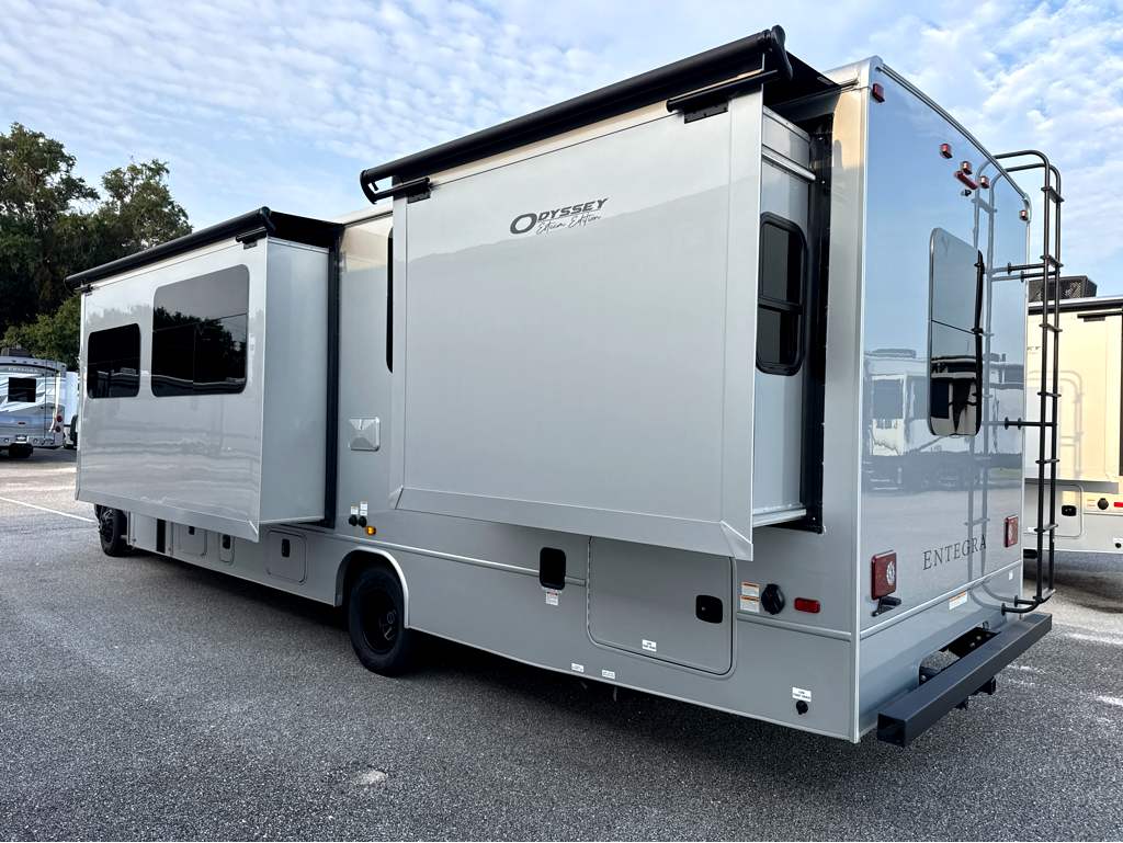 2027 ENTEGRA COACH ODYSSEY 29V - Image 6
