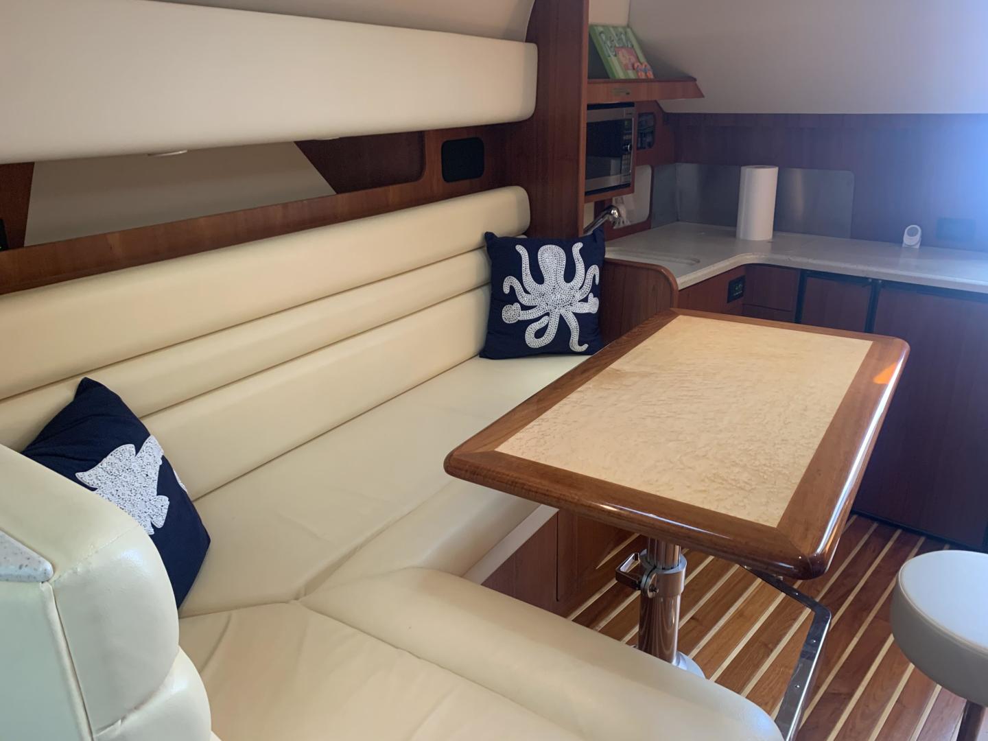 2008 Tiara Yachts 3800 Open - Image 17