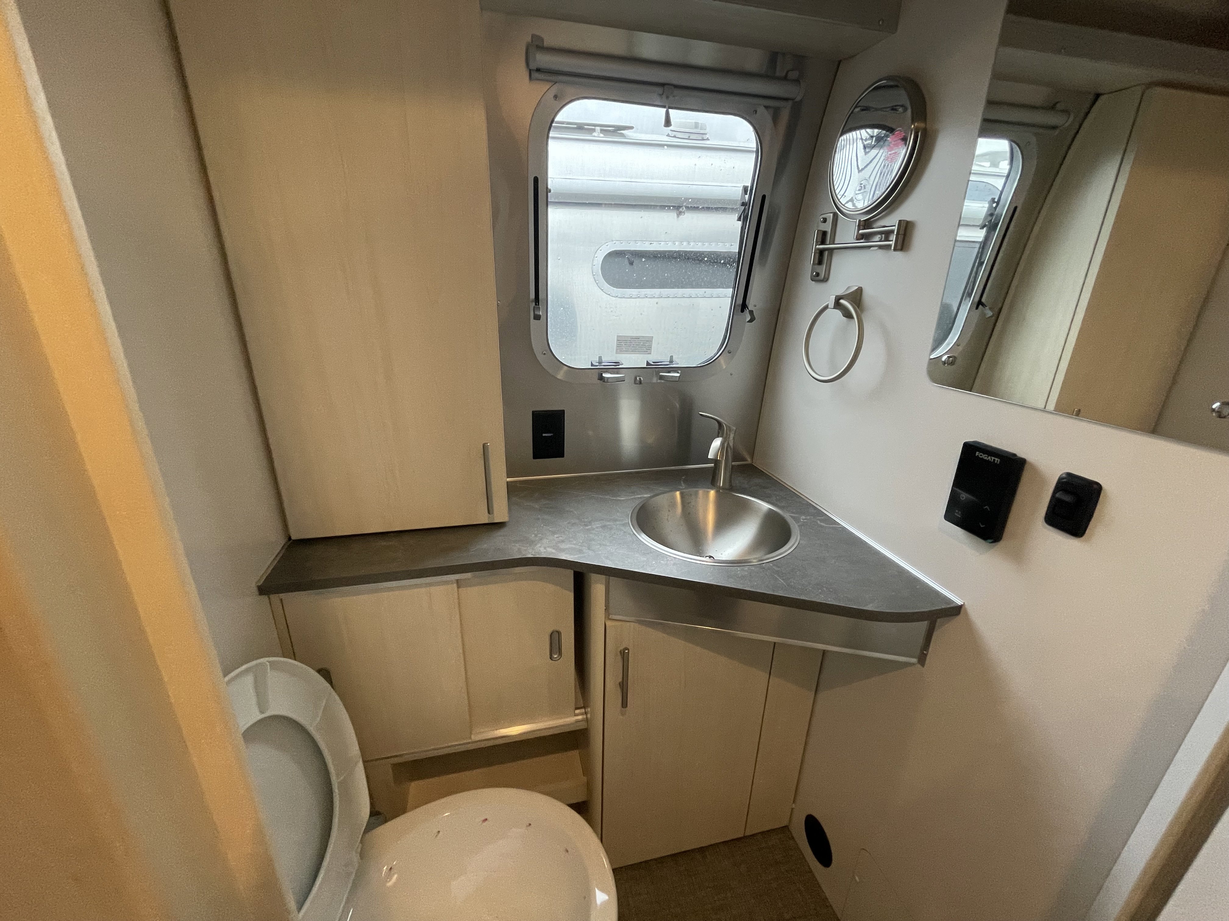 2026 AIRSTREAM FLYING CLOUD 25FBT - Image 23