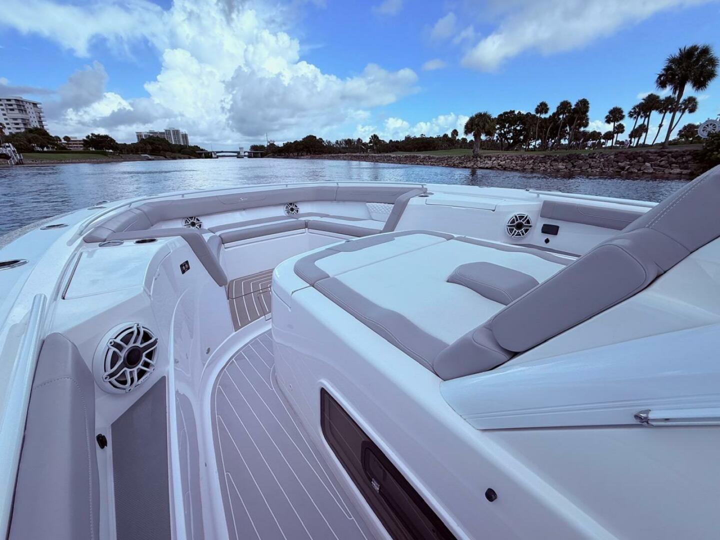 2006 Carver 43 Motor Yacht - Image 31