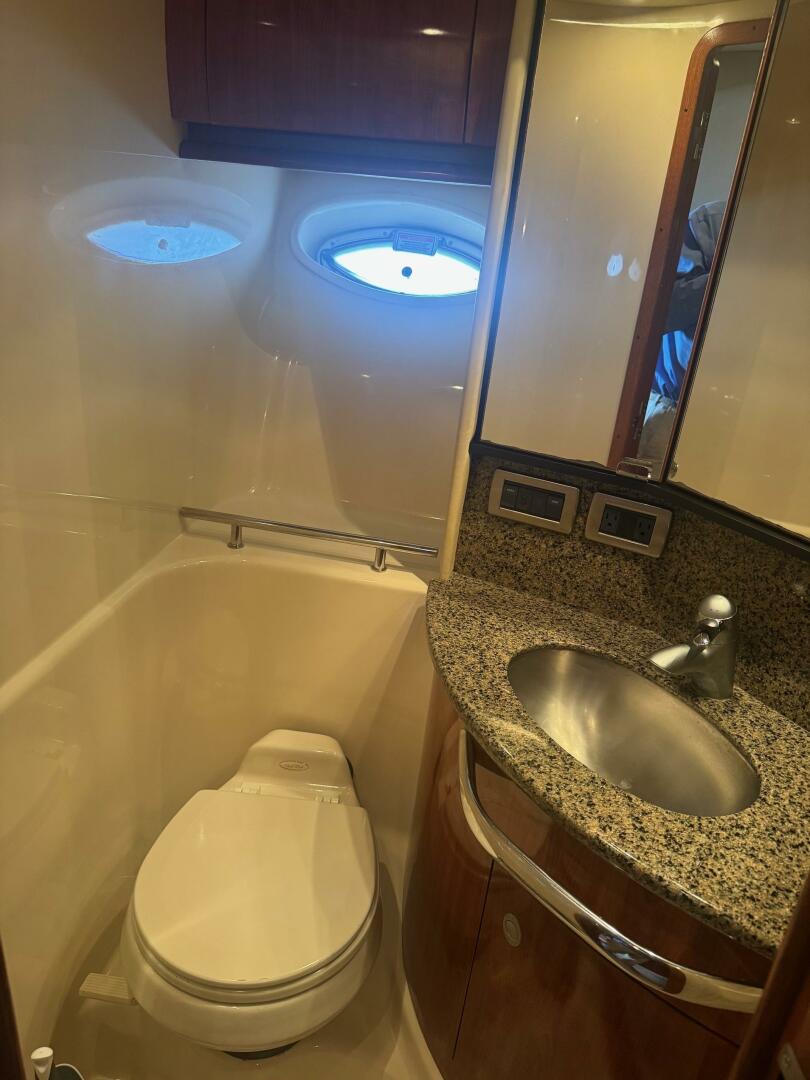 2005 Sea Ray Sundancer - Image 18