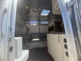 2026 AIRSTREAM FLYING CLOUD 25FBT - Image 13