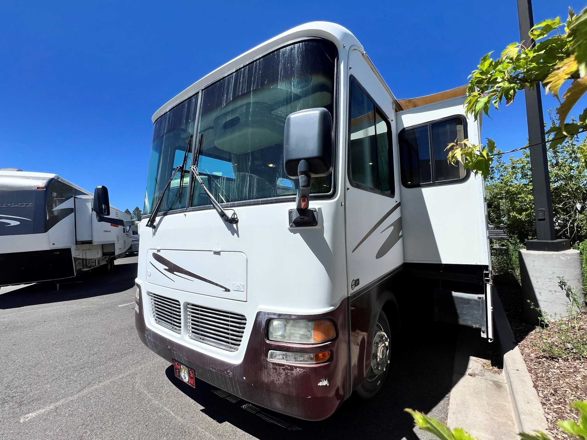 2005 Tiffin Allegro Bay 34XB - Image 2