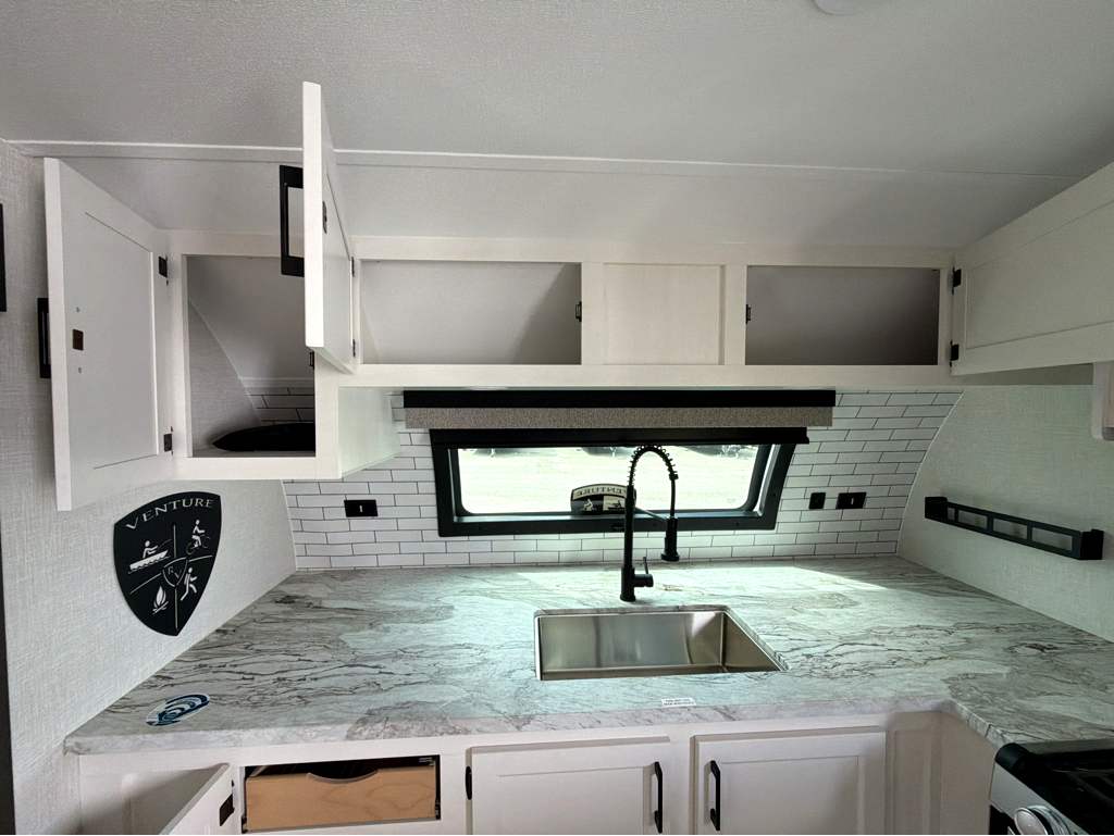 2026 VENTURE RV STRATUS 262VFK - Image 18