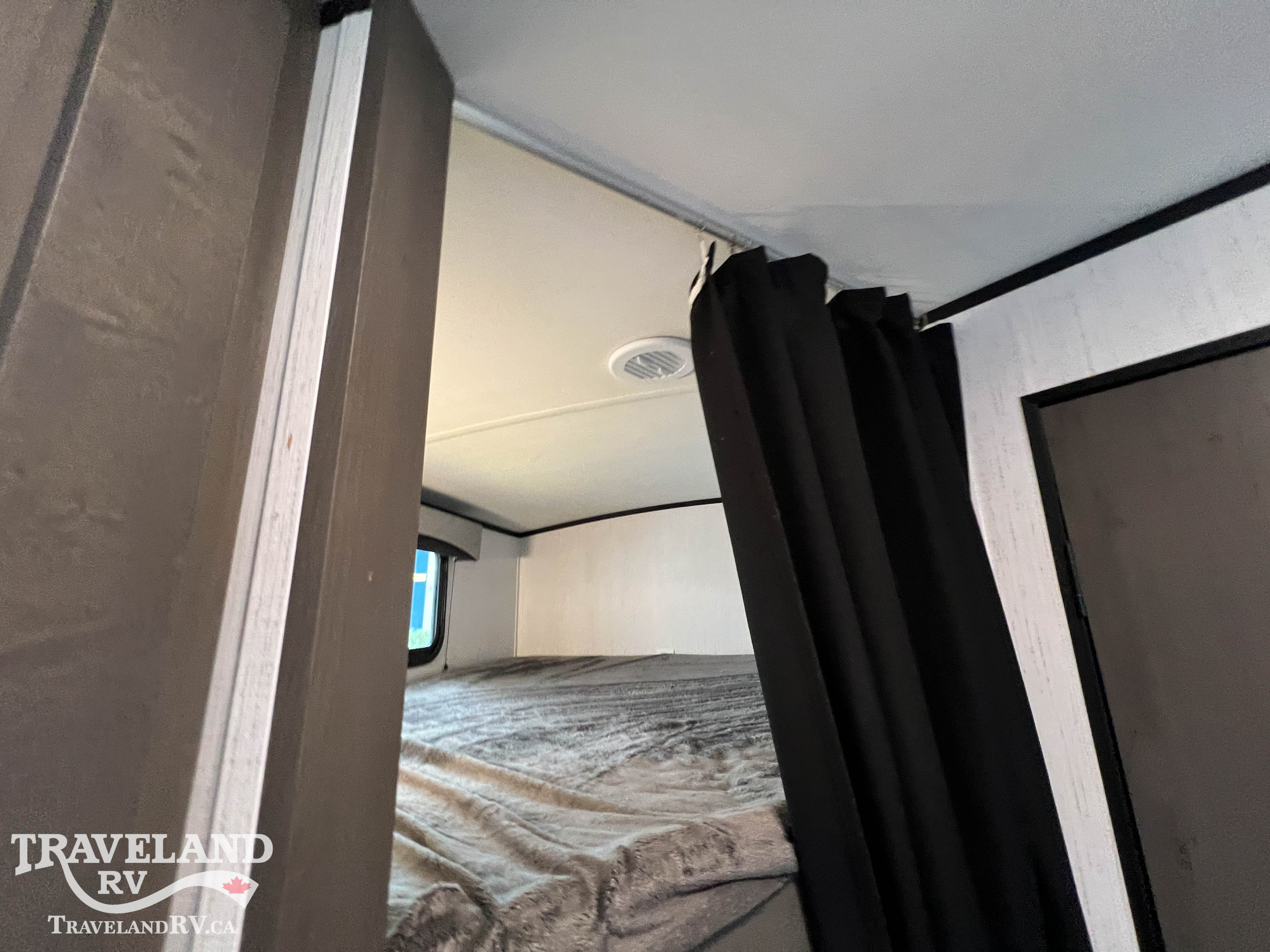 2021 Cruiser RV Embrace Ultra-Lite EL252 - Image 19