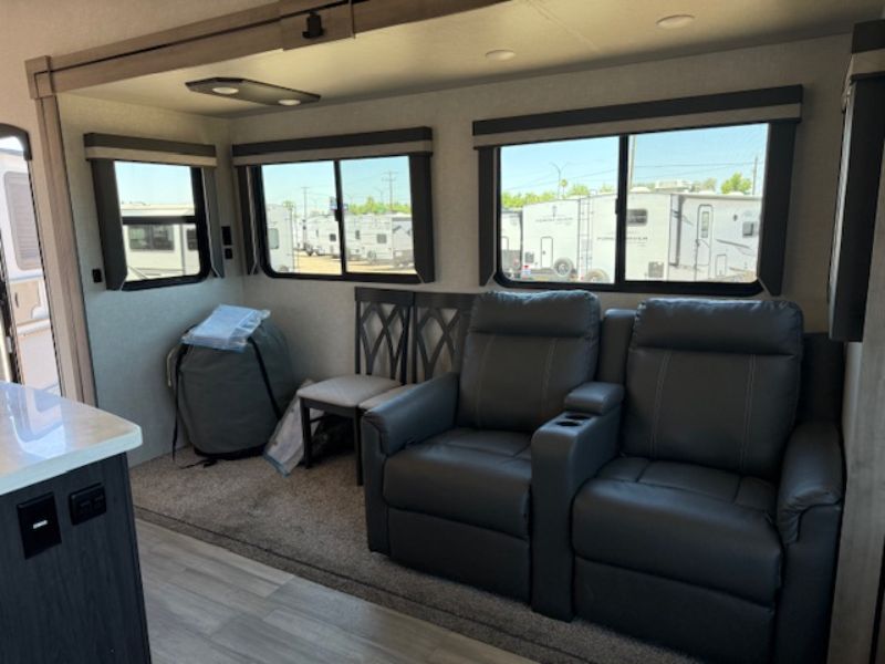 2021 Winnebago Voyage V2932RL - Image 5