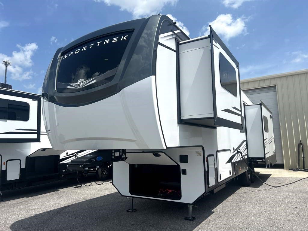2026 VENTURE RV SPORTTREK 353VRK - Image 2