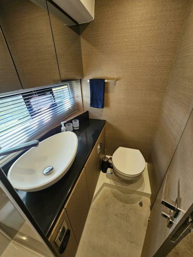 2018 Prestige 460 Fly - Image 19