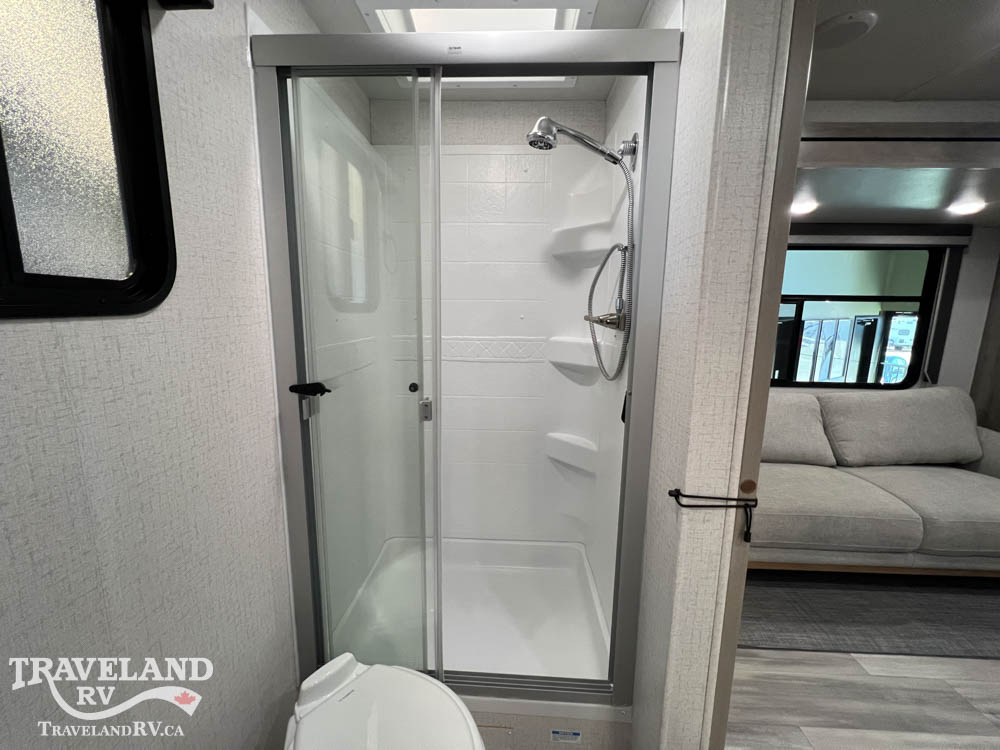 2022 Winnebago Voyage V2427RB - Image 24