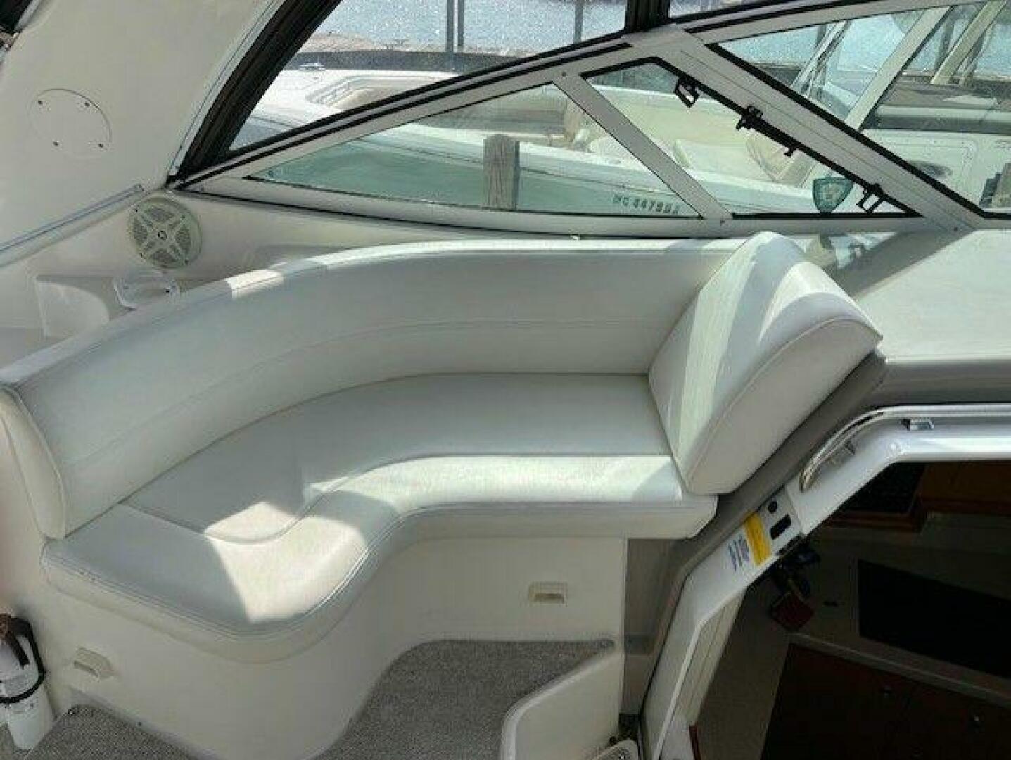 2004 Cruisers Yachts 340 Express - Image 8