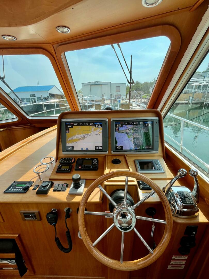 2010 Sabre 40 Sedan - Image 23