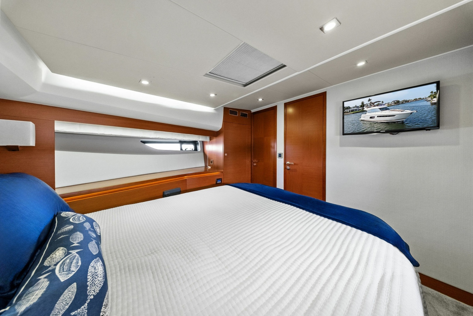 2015 Prestige 550 Base - Image 48
