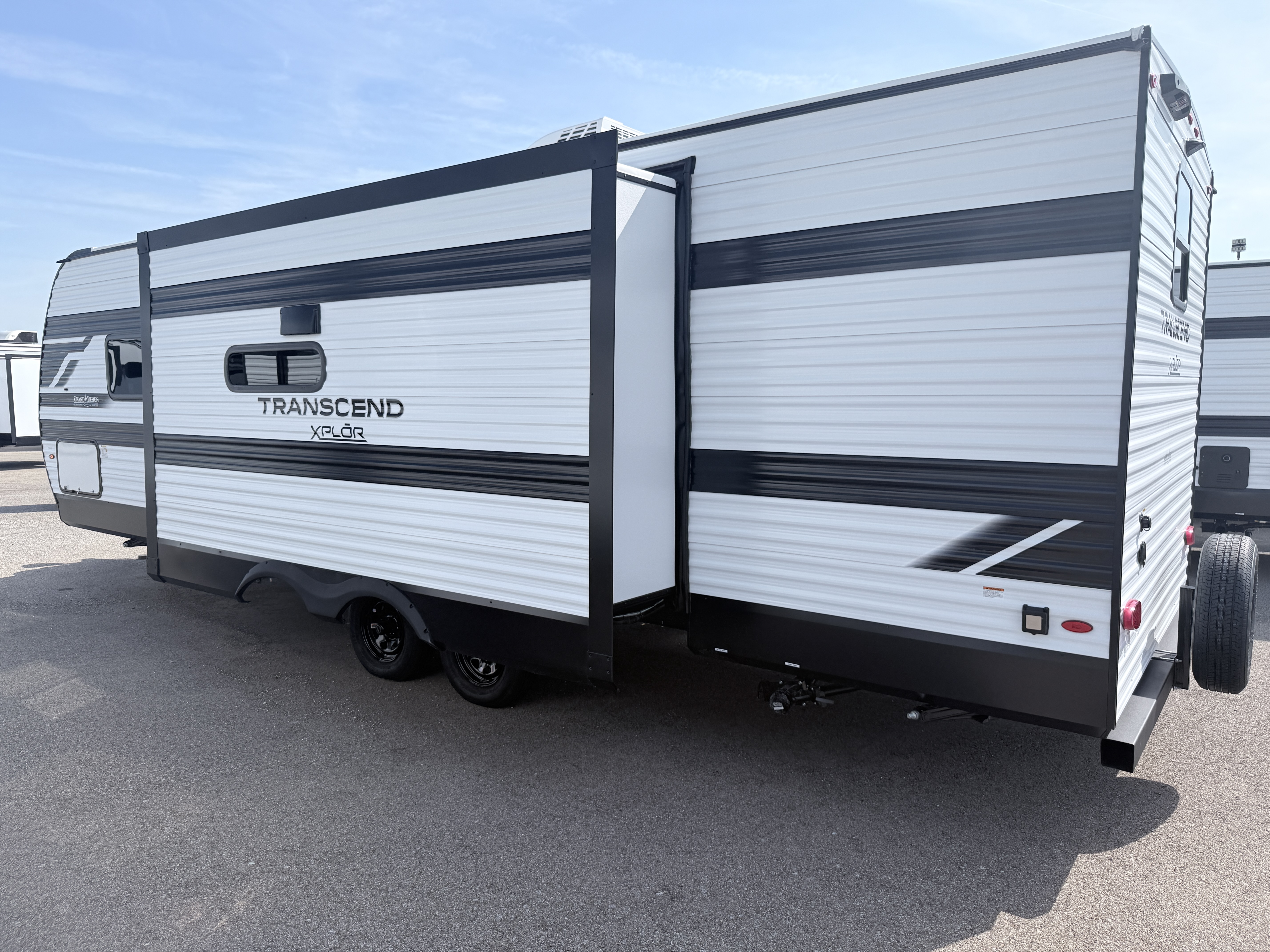 2026 GRAND DESIGN TRANSCEND 26RBX - Image 4