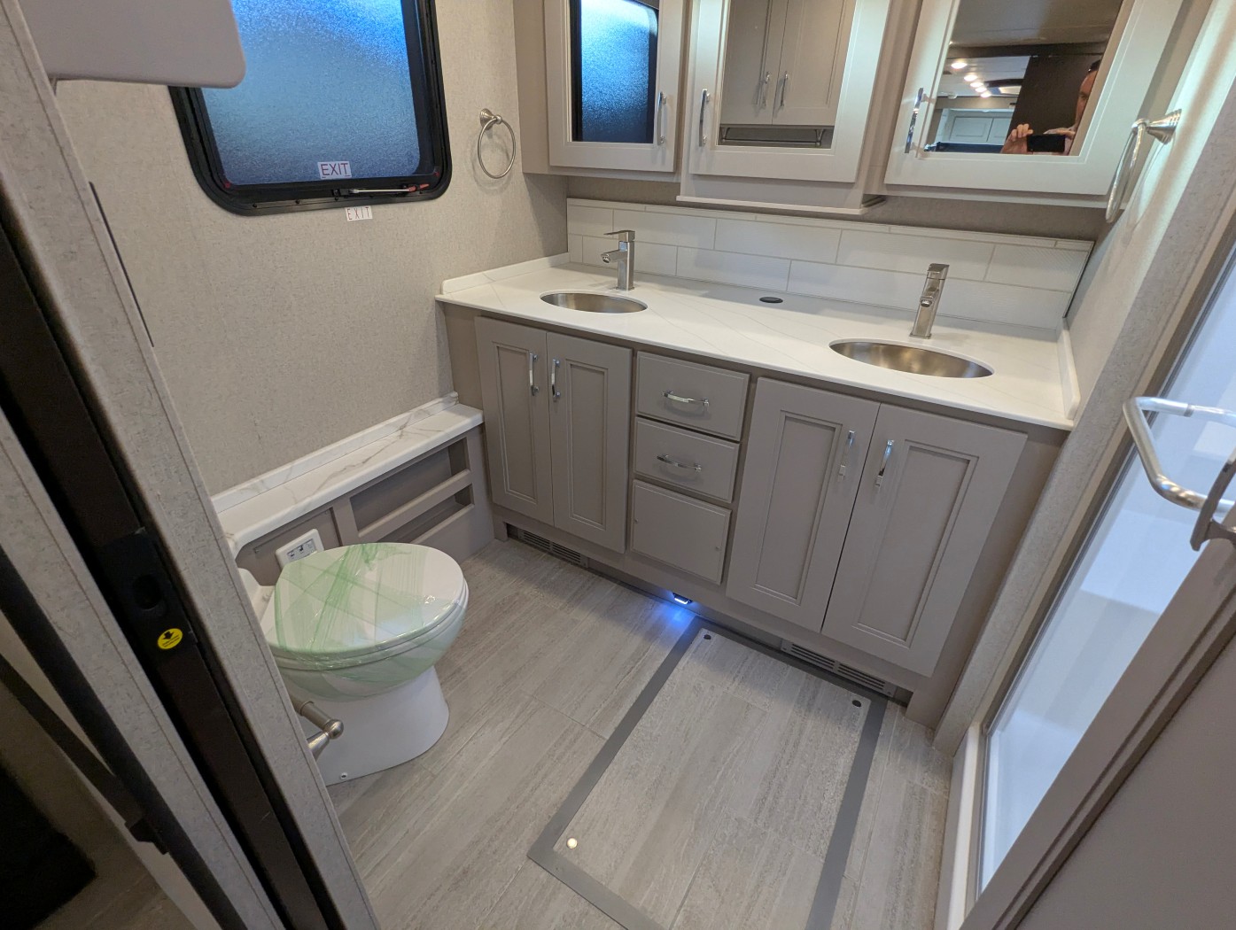 2026 Thor Motor Coach Aria 3901 - Image 29