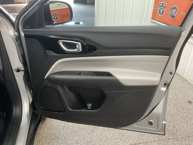 2025 Jeep Compass Limited 4x4 - Image 26