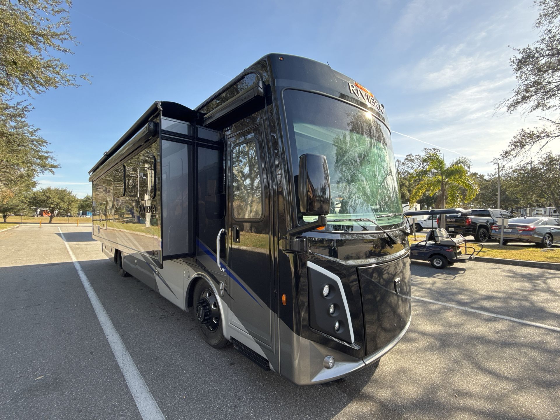 2025 Thor Motor Coach Riviera