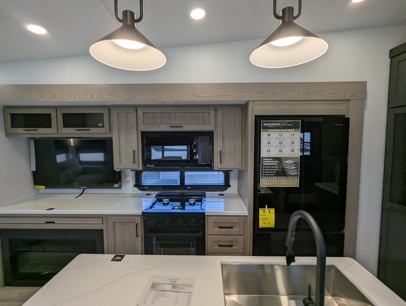 2026 Forest River Rockwood Signature 401SFB - Image 30