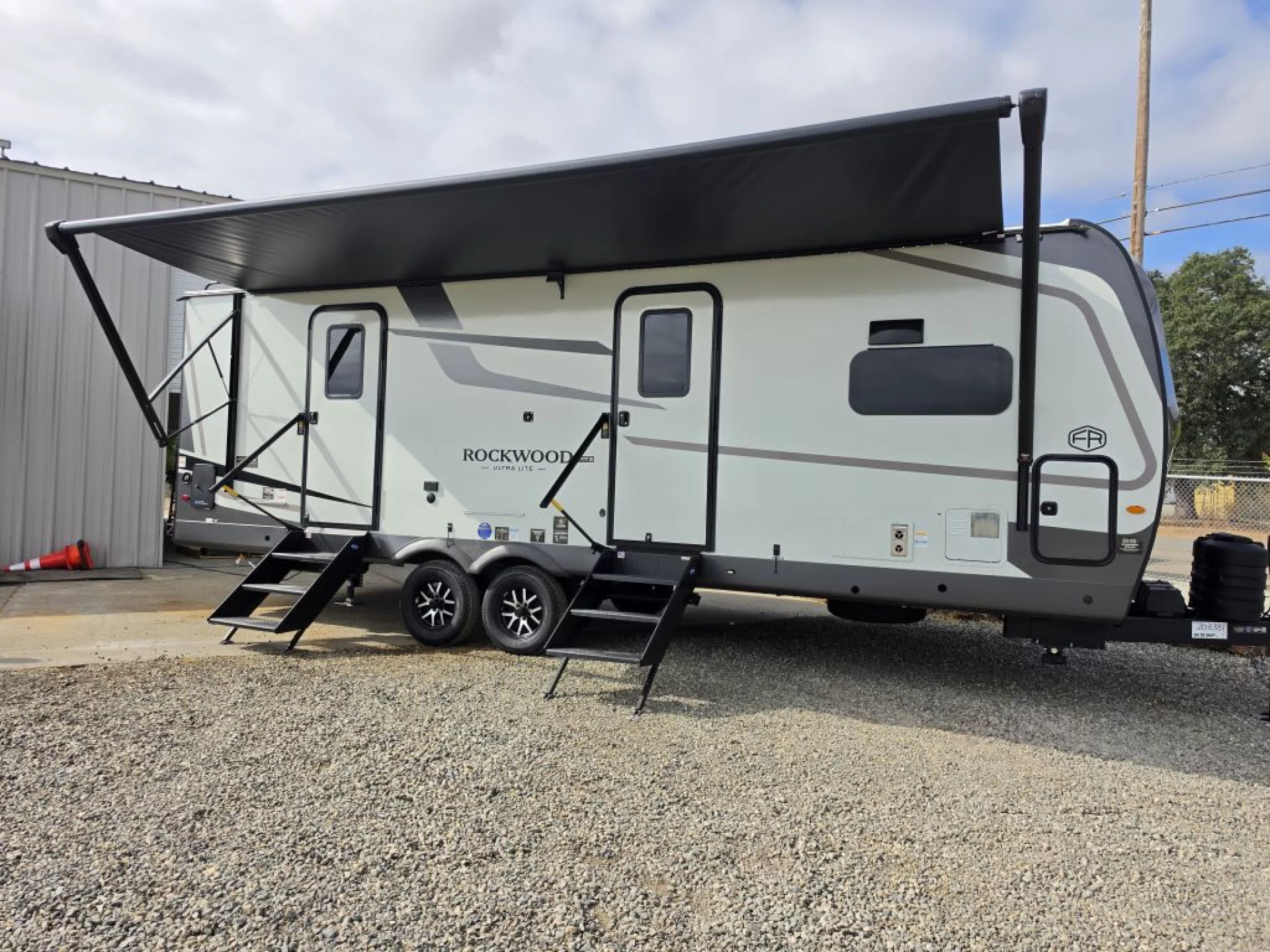 2027 FOREST RIVER ROCKWOOD ULTRA LITE 2608BS - Image 8