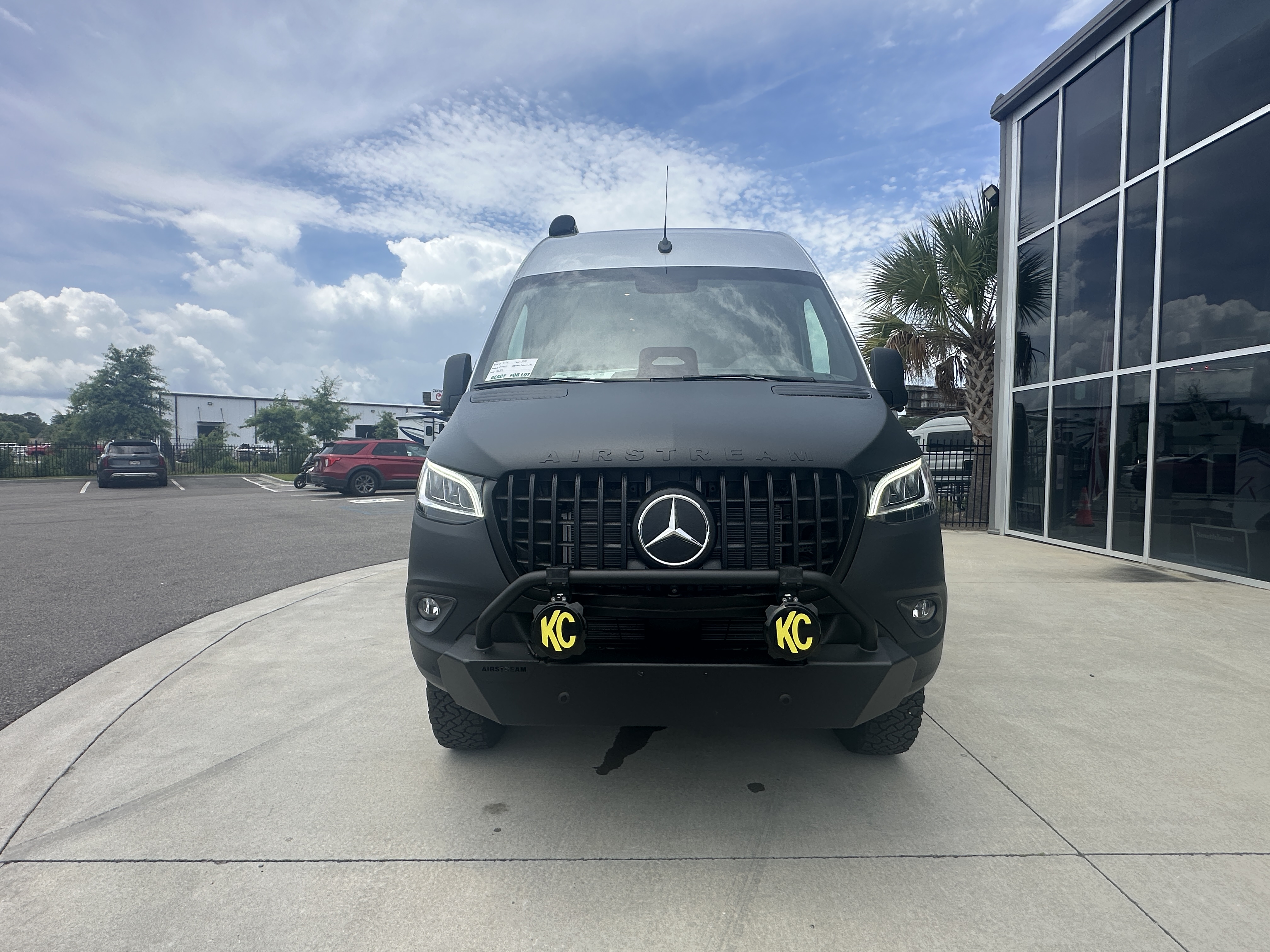 2026 Airstream Interstate 19X - Image 9