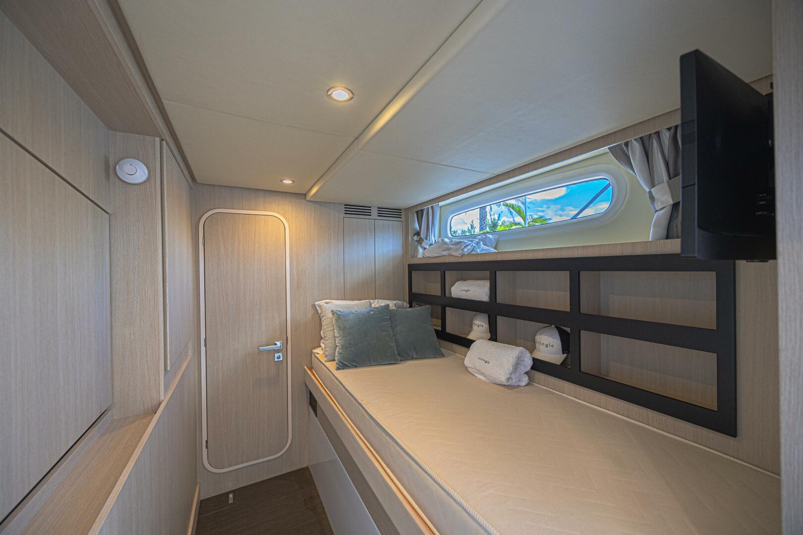 2022 Azimut Magellano 66 - Image 29