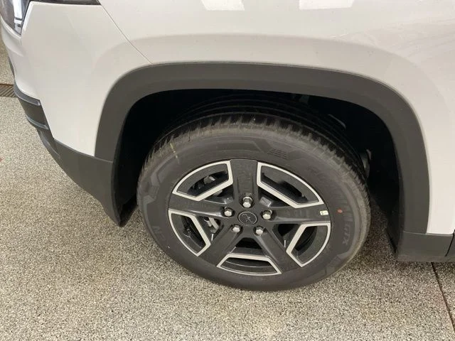 2026 Jeep Cherokee LAREDO 4X4 - Image 20