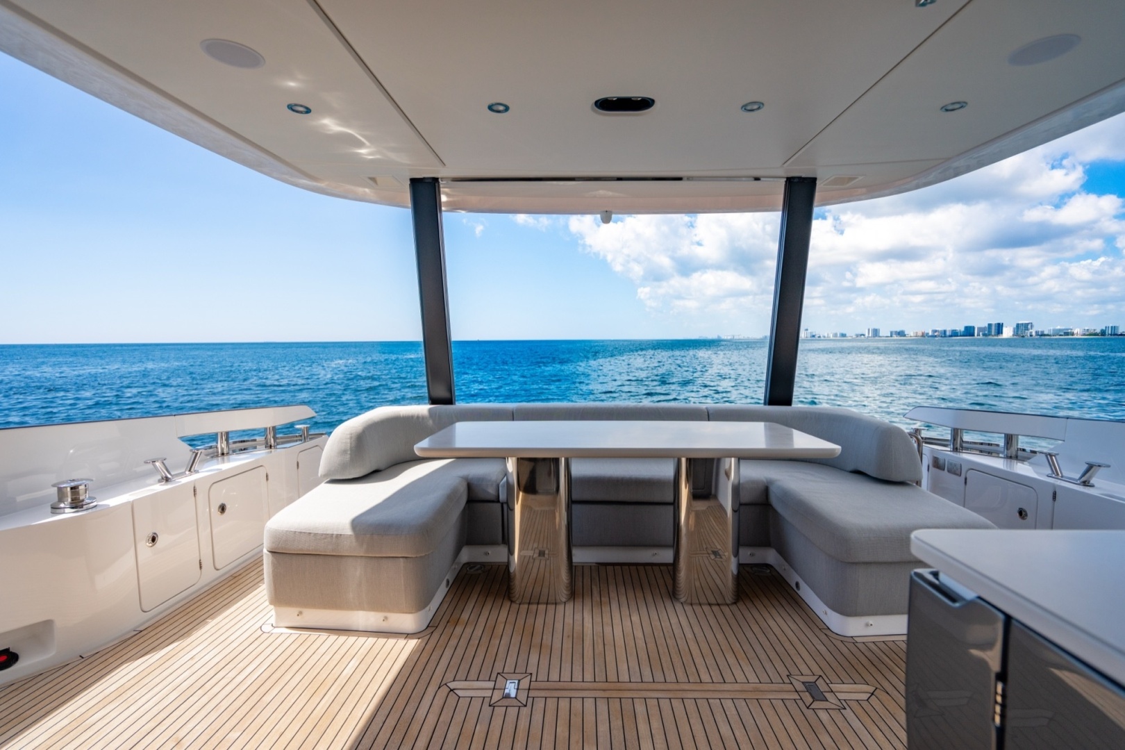 2023 Azimut Azimut Fly 68 Base - Image 3