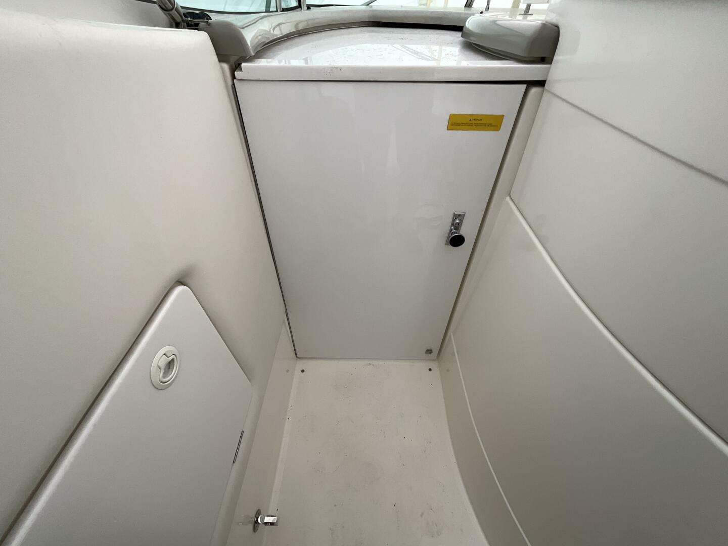 2002 Cruisers 35 Express - Image 10