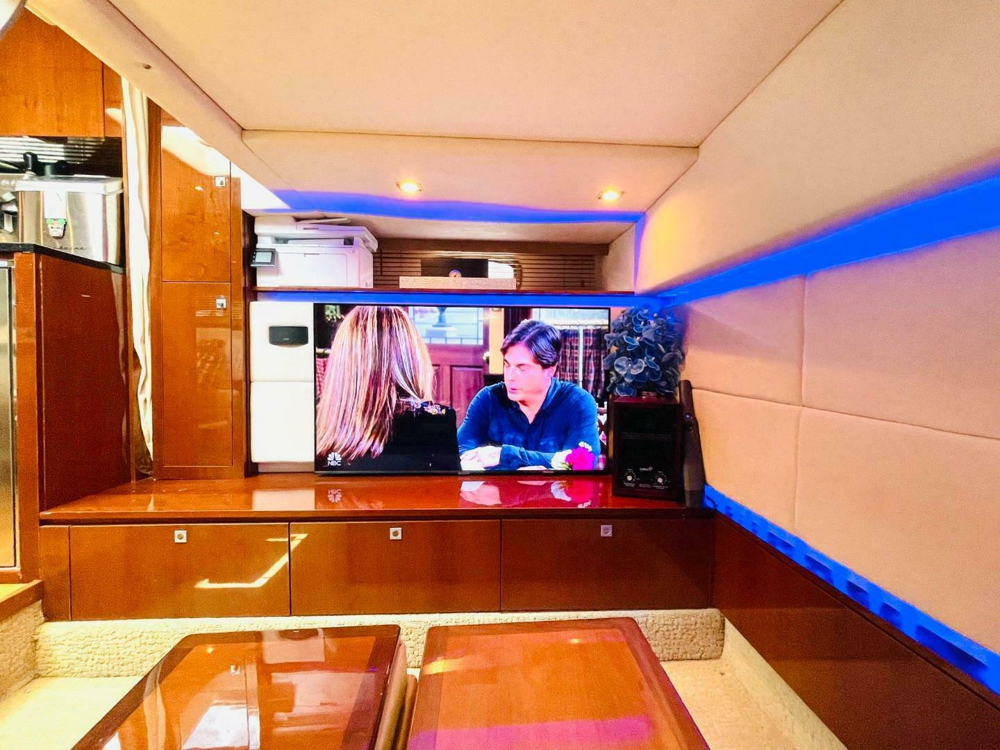 2010 Sea Ray 450 Sundancer - Image 31