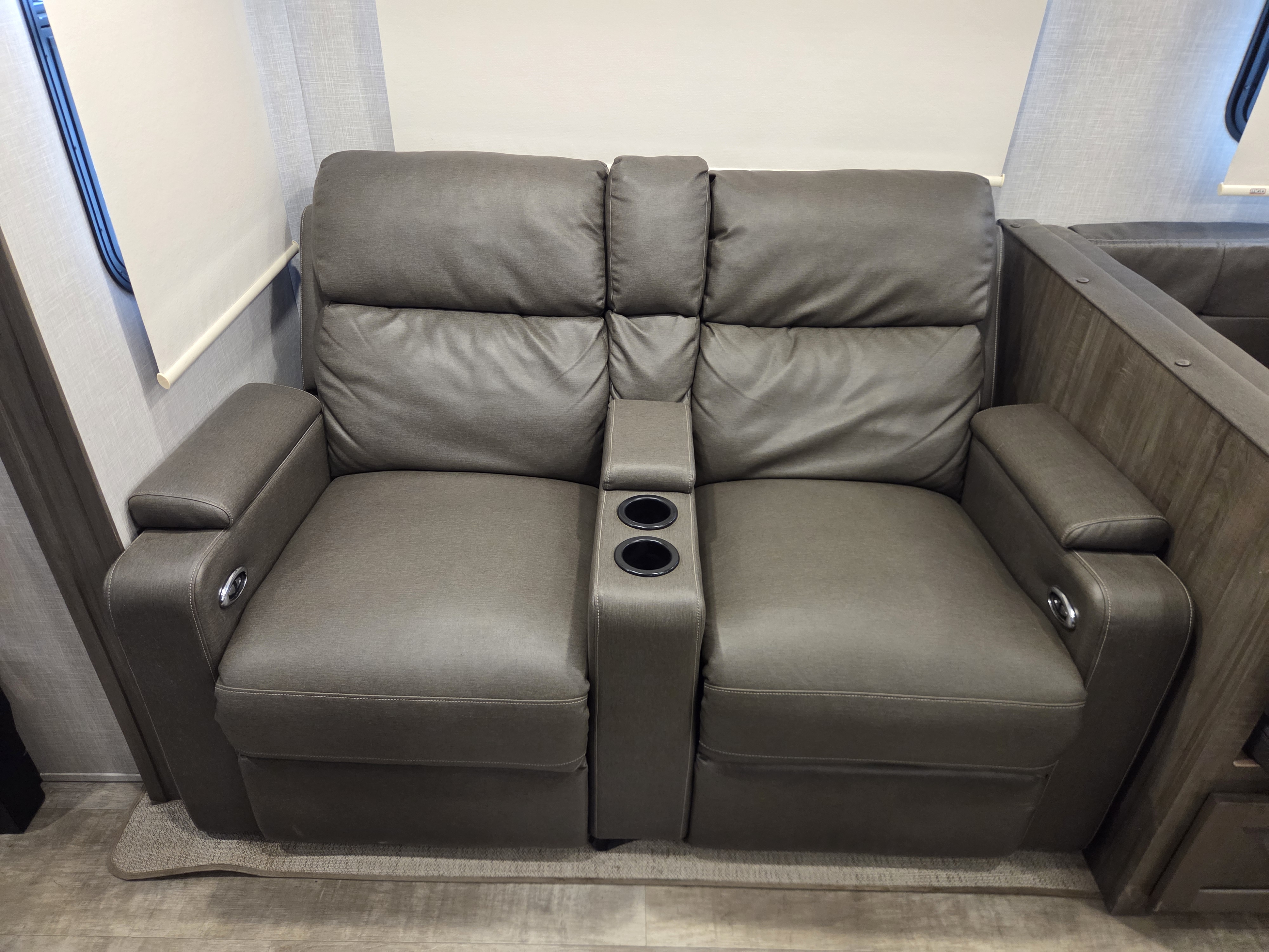 2022 Forest River Rockwood Signature Ultra Lite 8336BH - Image 7