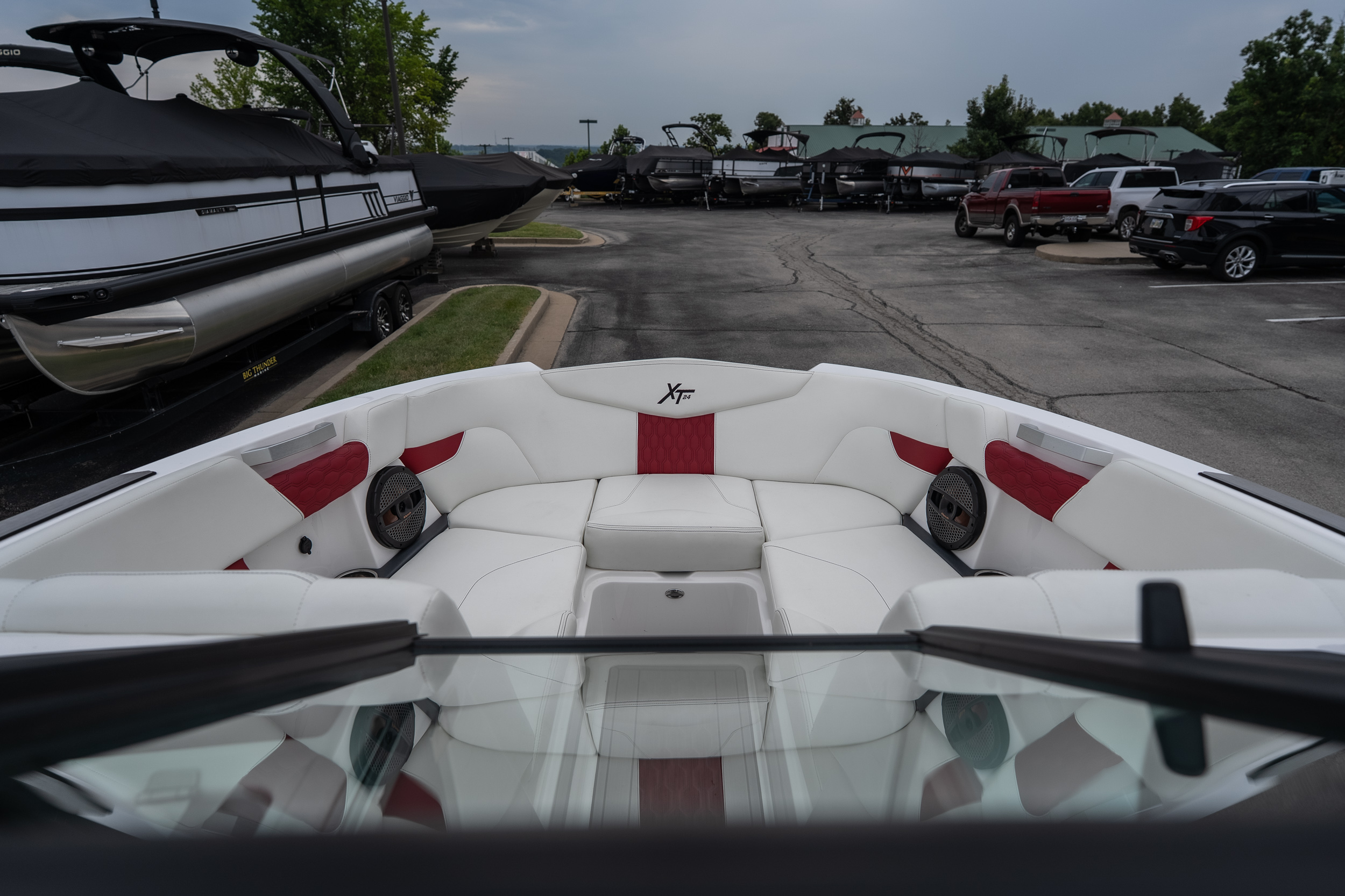 2023 MasterCraft XT24 - Image 19