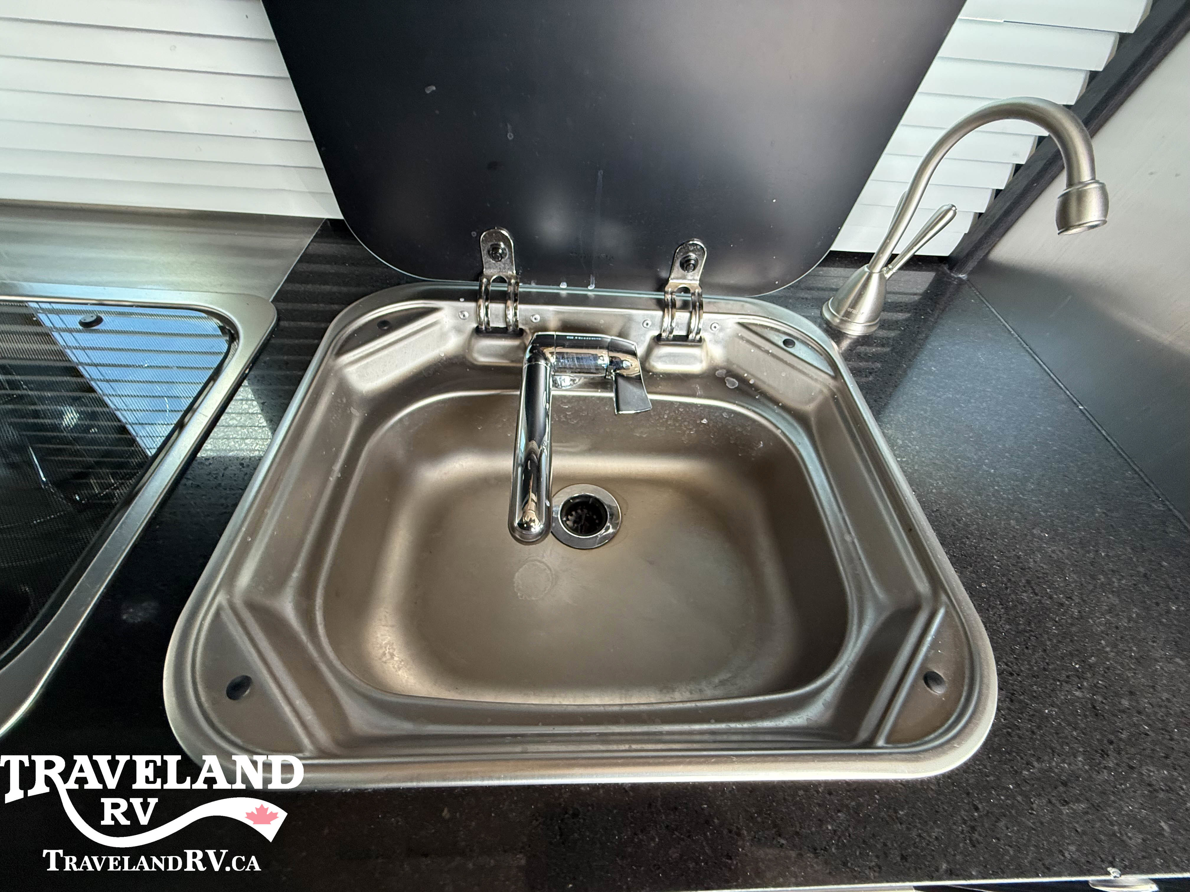 2019 ROADTREK CS ADVENTUROUS XL - Image 13