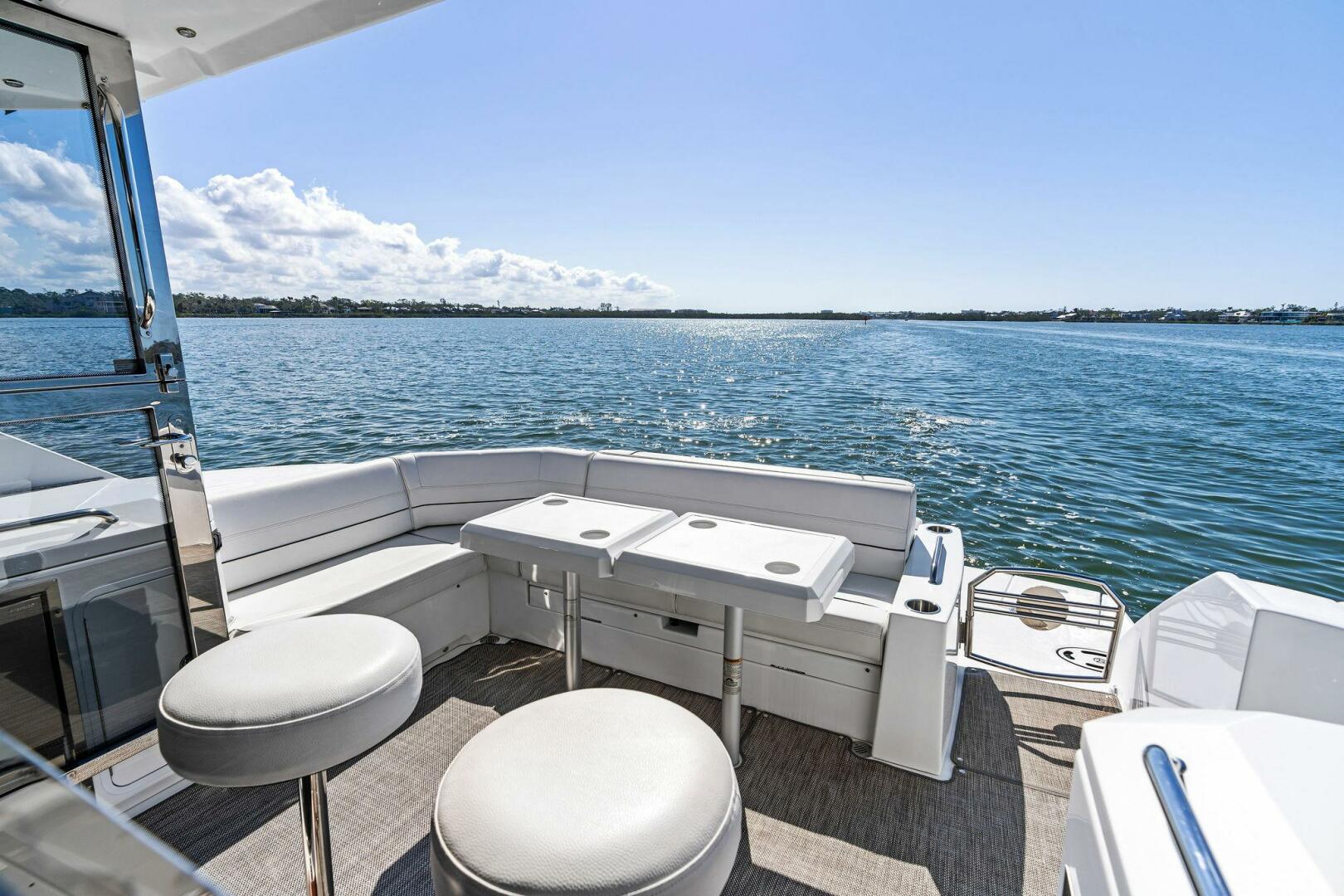 2019 Cruisers Yachts 45 Cantius - Image 29