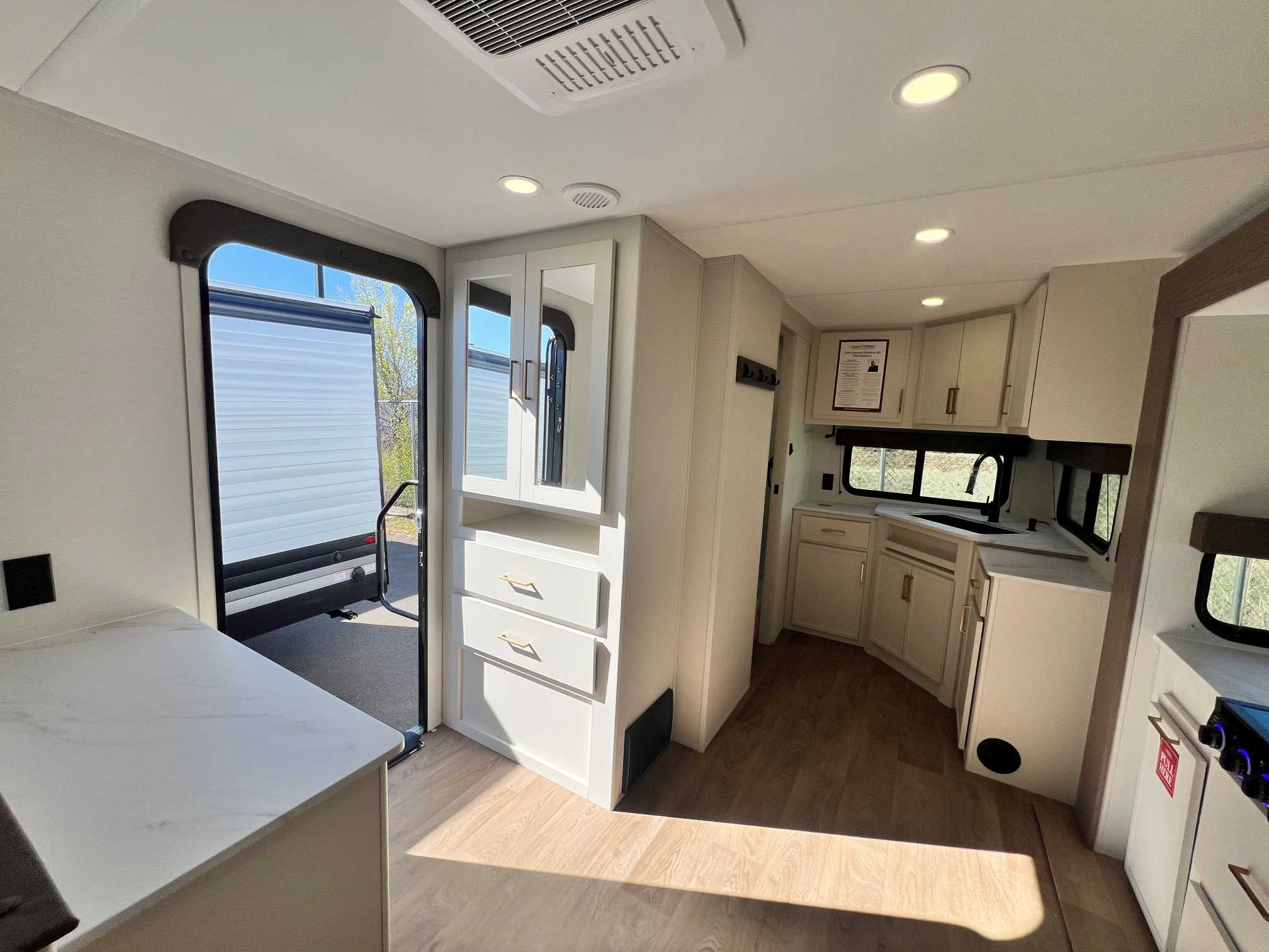 2026 Grand Design Transcend XPLOR 25MLX - Image 11