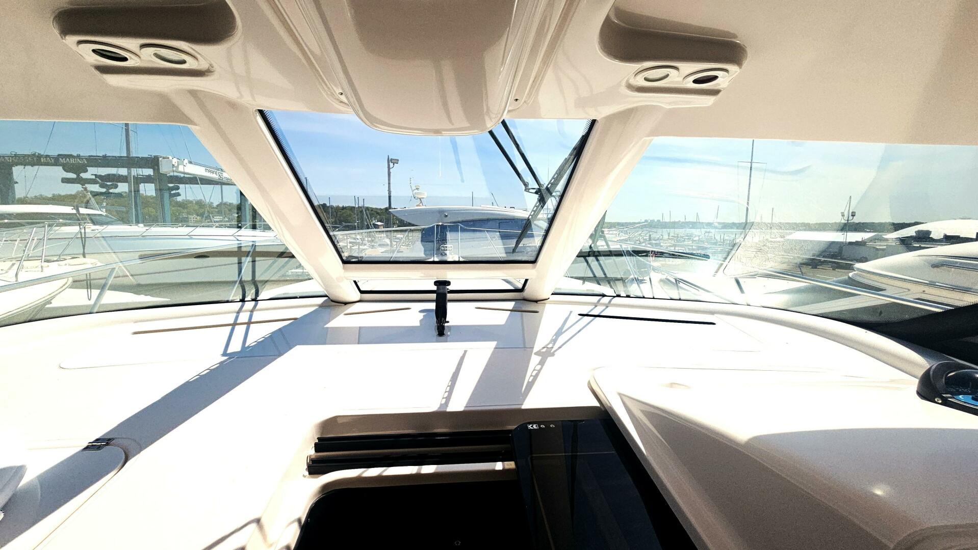 2006 Tiara Yachts 4300 Sovran - Image 6