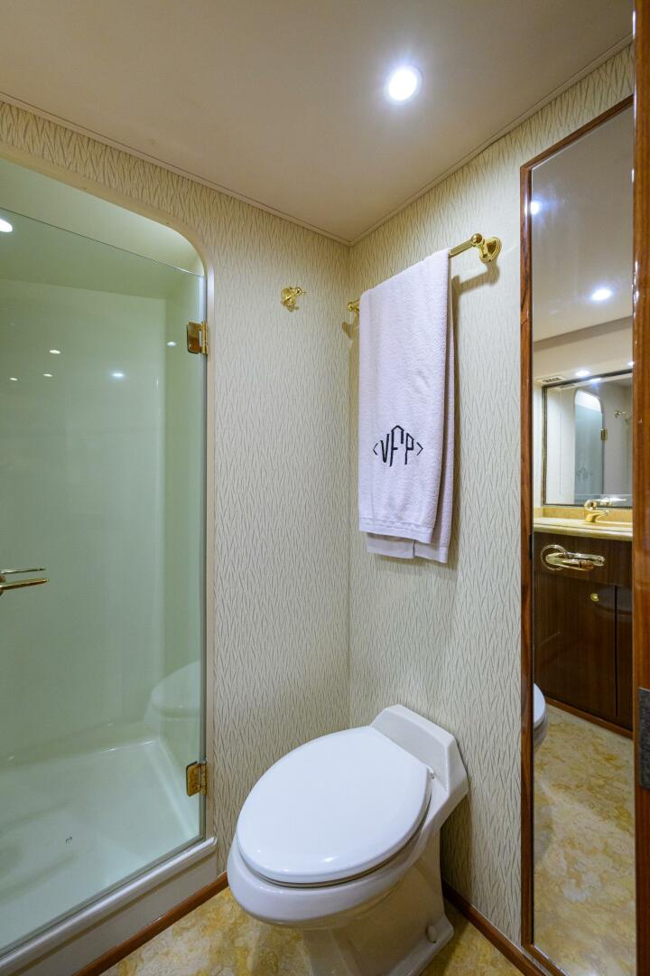 2007 Viking 64 Convertible - Image 26