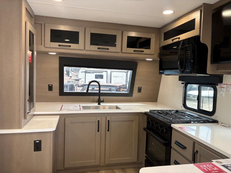 2026 Grand Design Reflection Travel Trailer 322FKTS - Image 7