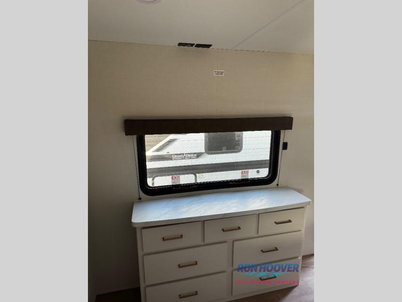 2026 GRAND DESIGN 335BHT - Image 19