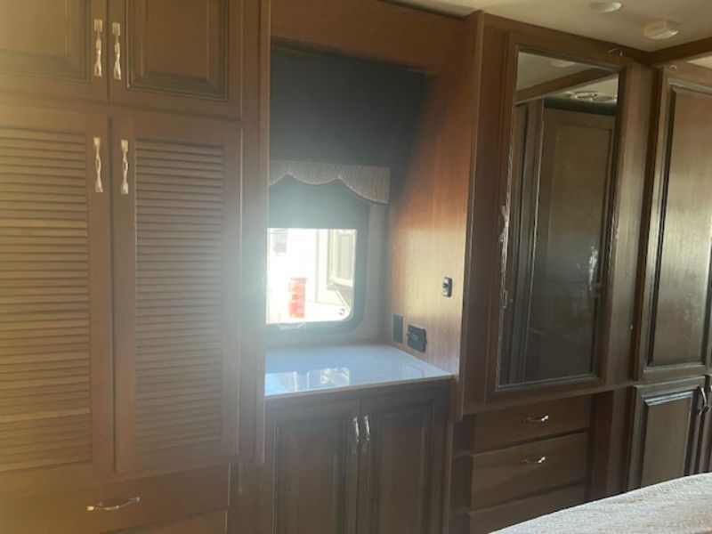 2017 Holiday Rambler Vacationer XE 34S - Image 20